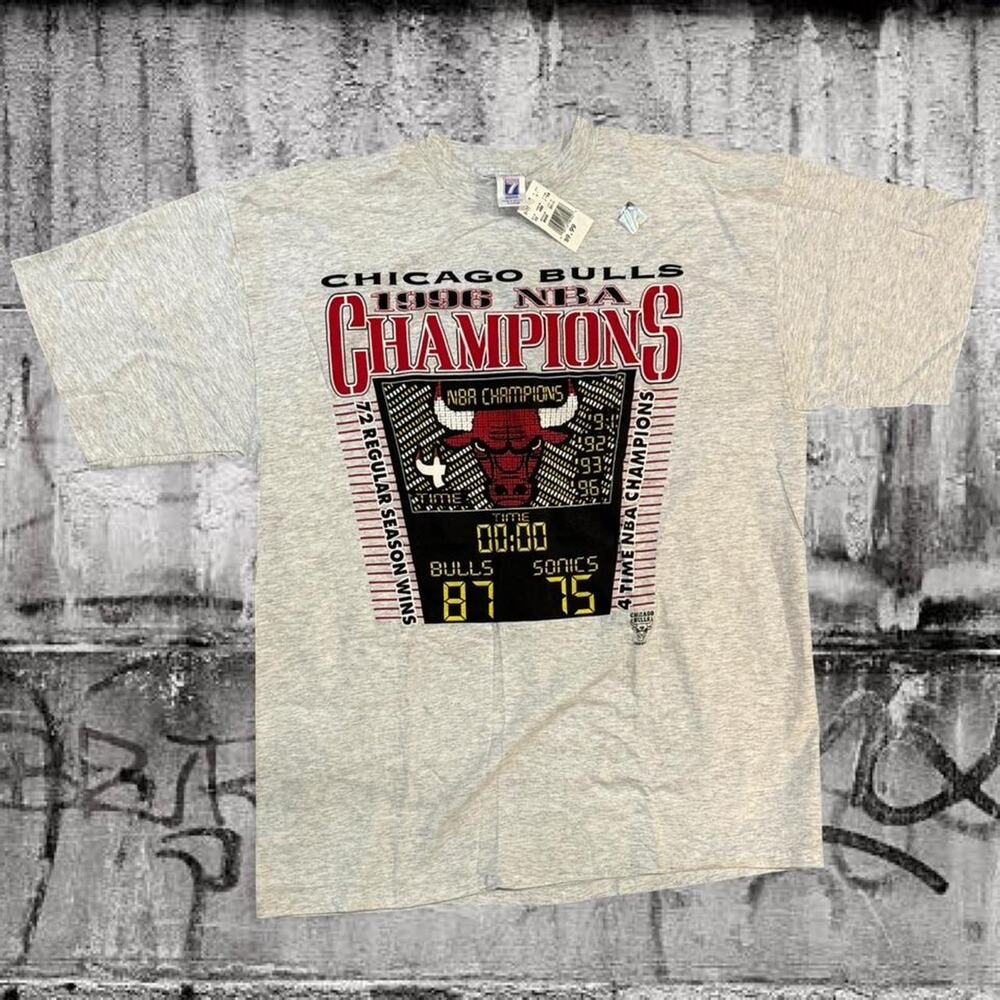 Vintage 1996 Chicago Bulls NBA Champions Deadstock T-Shirt XL Gray Scoreboard